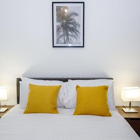 Contemporary 1 Bed Apartment Central Bolton Eksteriør bilde