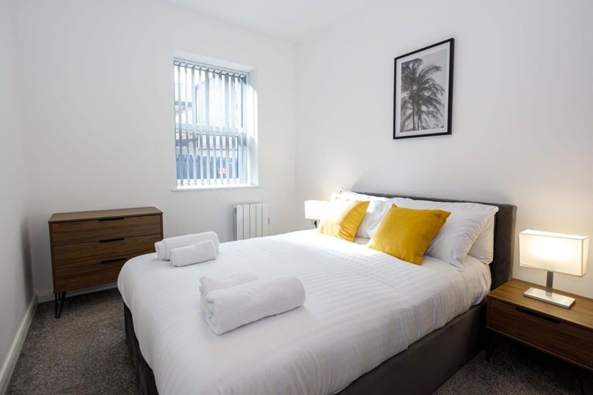 Contemporary 1 Bed Apartment Central Bolton Eksteriør bilde
