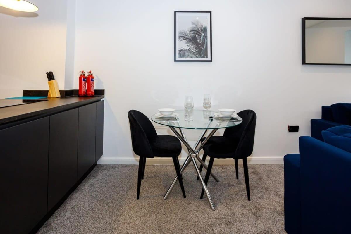 Contemporary 1 Bed Apartment Central Bolton Eksteriør bilde