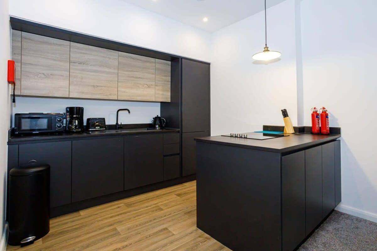 Contemporary 1 Bed Apartment Central Bolton Eksteriør bilde