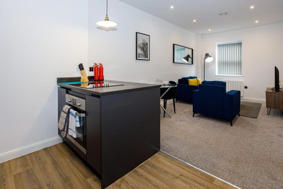 Contemporary 1 Bed Apartment Central Bolton Eksteriør bilde